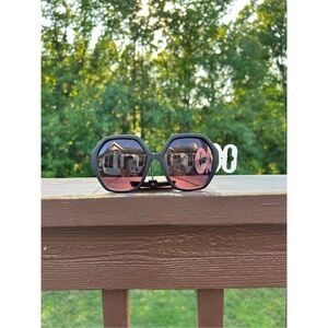 Foster Grant Caliblue Women’s sunglasses. New. Brown.